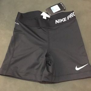 Nike DriFit shorts NWT size M longer inseam